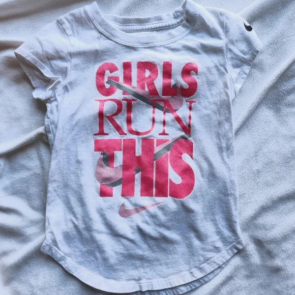 Kids XS Nike Tee - Picture 1 of 3